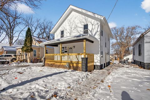 Tiny photo for 1111 Loomis Street, Rockford, IL 61102 (MLS # 12533715)