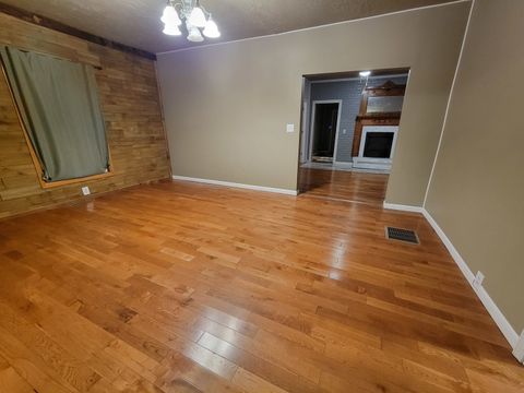 Tiny photo for 915 W Superior Street, Ottawa, IL 61350 (MLS # 12442204)