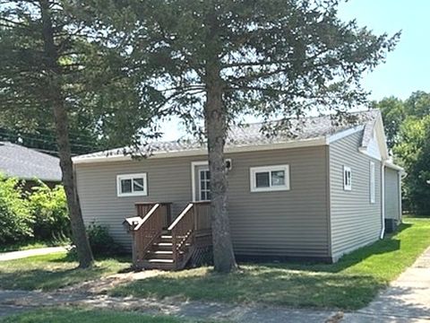 Tiny photo for 915 W Superior Street, Ottawa, IL 61350 (MLS # 12442204)