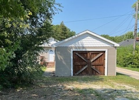 Tiny photo for 915 W Superior Street, Ottawa, IL 61350 (MLS # 12442204)