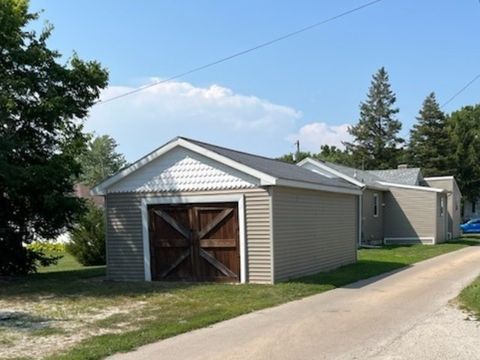 Tiny photo for 915 W Superior Street, Ottawa, IL 61350 (MLS # 12442204)