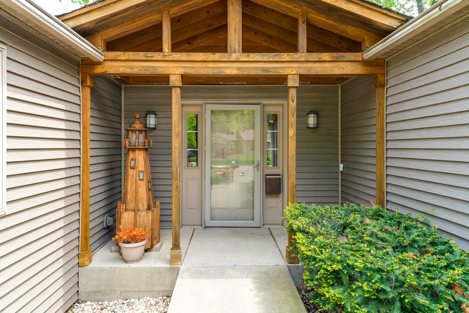 4226 N Riverdale Drive