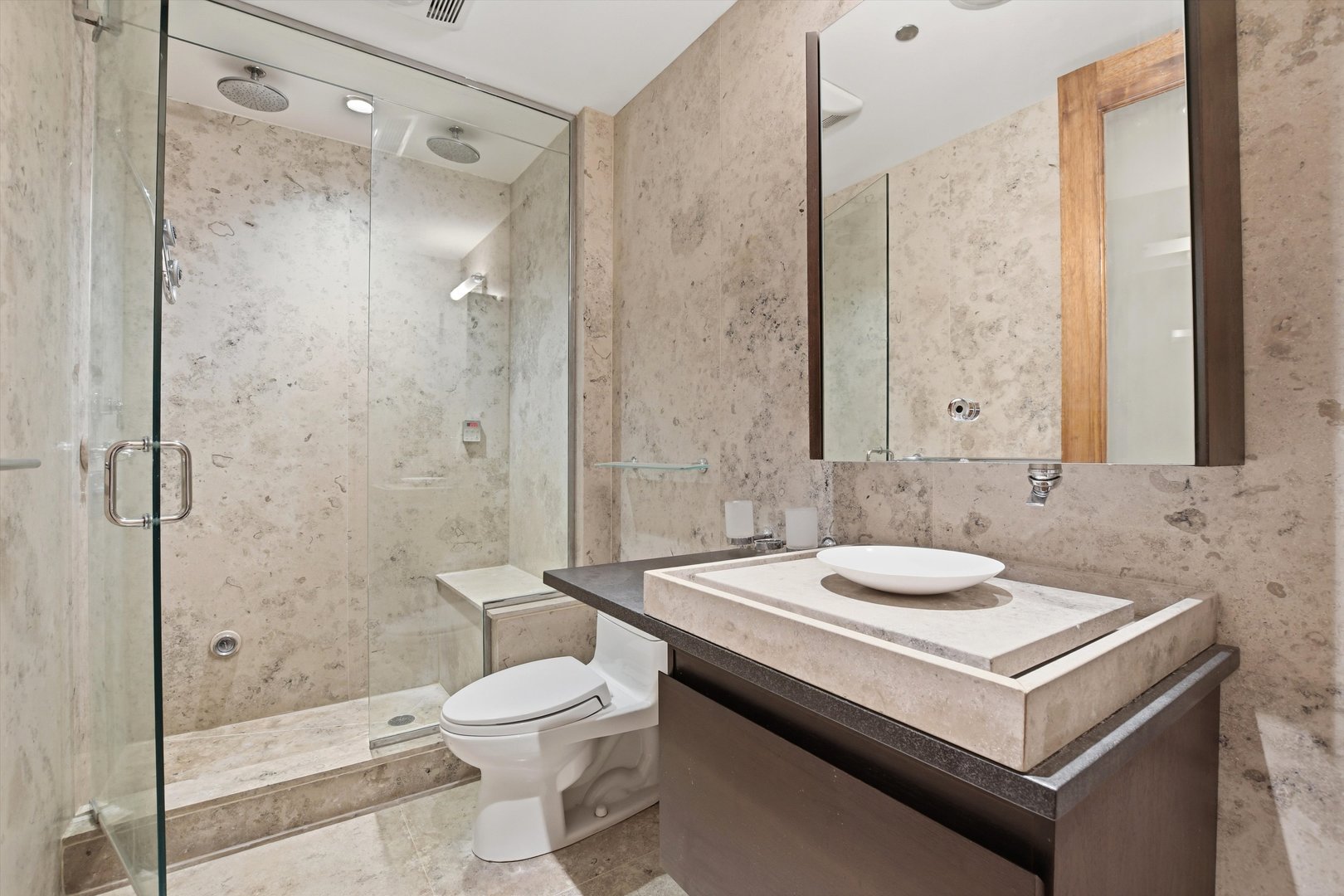 Chicago, Illinois, 60611, United States, 3 Bedrooms Bedrooms, ,4 BathroomsBathrooms,Residential,Active,2021654