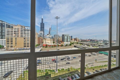 Tiny photo for 770 W Gladys Avenue #604, Chicago, IL 60661 (MLS # 12591286)