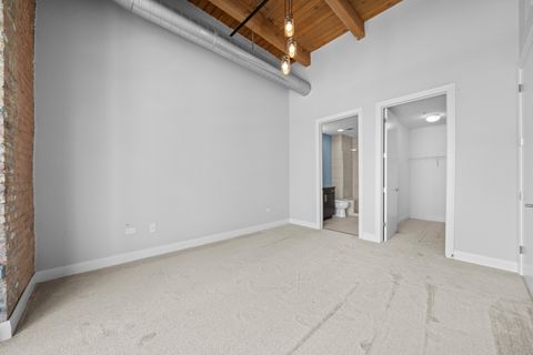 Tiny photo for 770 W Gladys Avenue #604, Chicago, IL 60661 (MLS # 12591286)