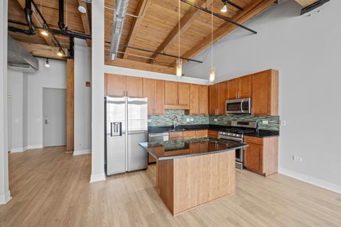 Tiny photo for 770 W Gladys Avenue #604, Chicago, IL 60661 (MLS # 12591286)