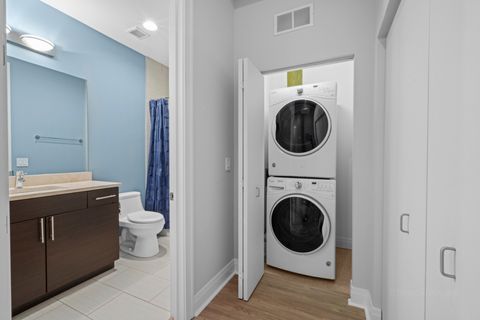 Tiny photo for 770 W Gladys Avenue #604, Chicago, IL 60661 (MLS # 12591286)