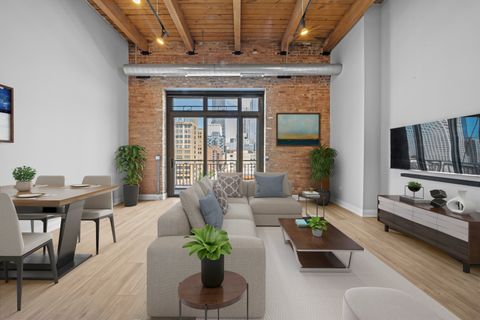 Tiny photo for 770 W Gladys Avenue #604, Chicago, IL 60661 (MLS # 12591286)