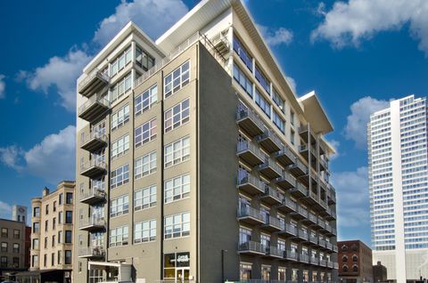 Photo of 770 W Gladys Avenue #604, Chicago, IL 60661 (MLS # 12591286)
