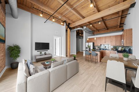 Tiny photo for 770 W Gladys Avenue #604, Chicago, IL 60661 (MLS # 12591286)