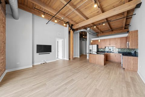Tiny photo for 770 W Gladys Avenue #604, Chicago, IL 60661 (MLS # 12591286)