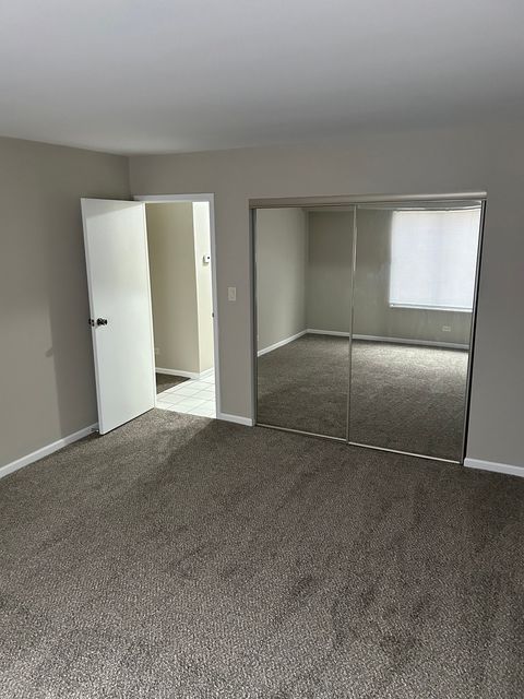 Tiny photo for 1615 E Central Road #111B, Arlington Heights, IL 60005 (MLS # 12590866)