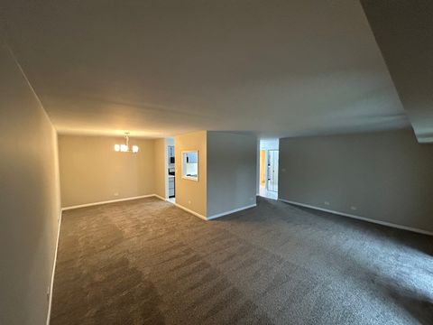 Tiny photo for 1615 E Central Road #111B, Arlington Heights, IL 60005 (MLS # 12590866)