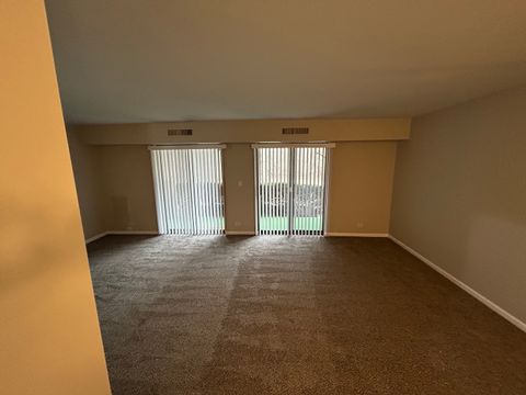 Tiny photo for 1615 E Central Road #111B, Arlington Heights, IL 60005 (MLS # 12590866)