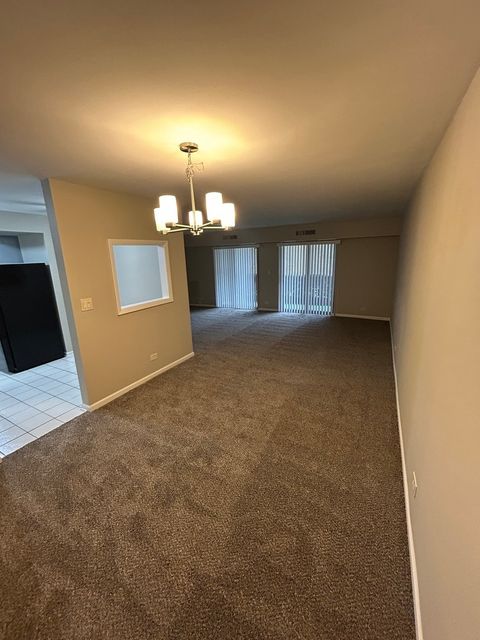 Tiny photo for 1615 E Central Road #111B, Arlington Heights, IL 60005 (MLS # 12590866)