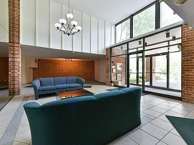 1615 E Central Road 111B