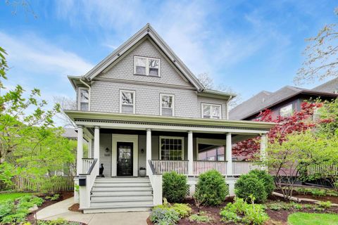 Photo of 1235 Maple Avenue, Evanston, IL 60202 (MLS # 12626738)