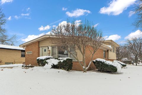 Photo of 168 W Normandy Drive, Chicago Heights, IL 60411 (MLS # 12527071)