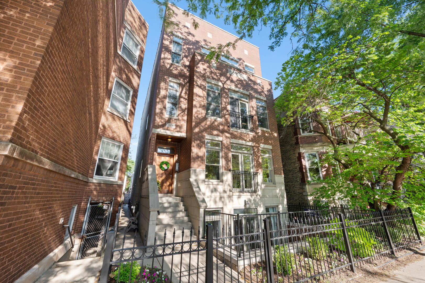 3806 N Damen Avenue 1
