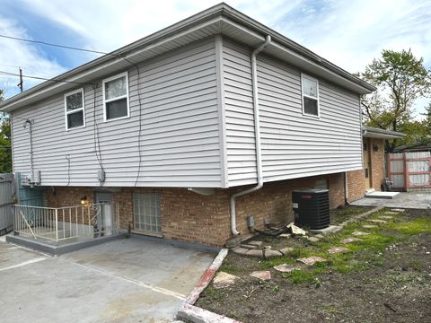Tiny photo for 15100 AVERS Avenue, Midlothian, IL 60445 (MLS # 12487448)