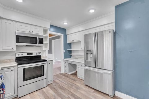 Tiny photo for 119 Sherwood Drive, Geneseo, IL 61254 (MLS # 12625186)