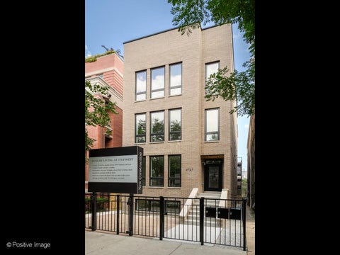 Photo of 3721 N Kenmore Avenue #2, Chicago, IL 60613 (MLS # 12692485)