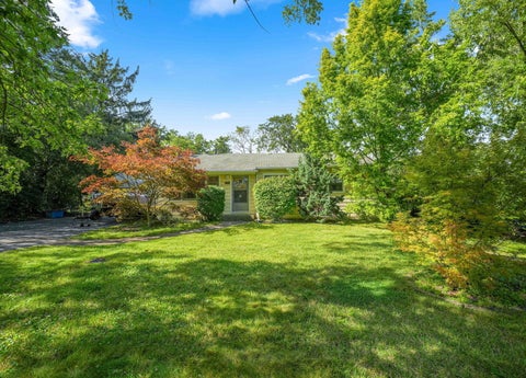 Photo of 424 Village Road, Willowbrook, IL 60527 (MLS # 12767579)