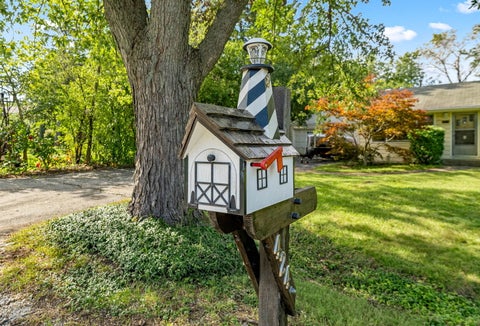 Tiny photo for 424 Village Road, Willowbrook, IL 60527 (MLS # 12767579)