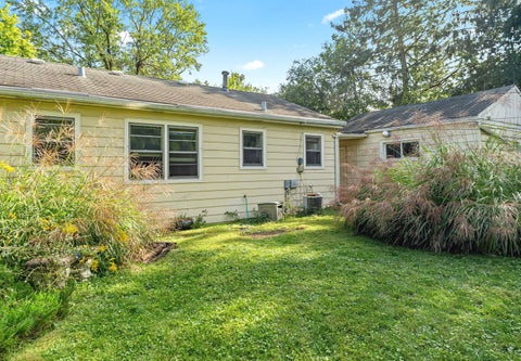 Tiny photo for 424 Village Road, Willowbrook, IL 60527 (MLS # 12767579)