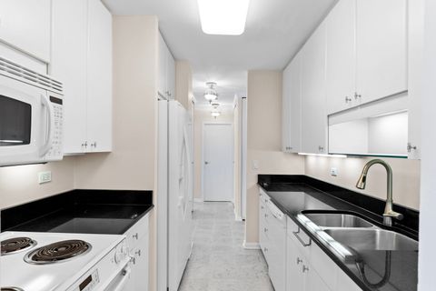 Tiny photo for 111 E Chestnut Street #31J, Chicago, IL 60611 (MLS # 12643392)