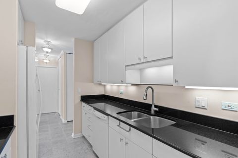 Tiny photo for 111 E Chestnut Street #31J, Chicago, IL 60611 (MLS # 12643392)