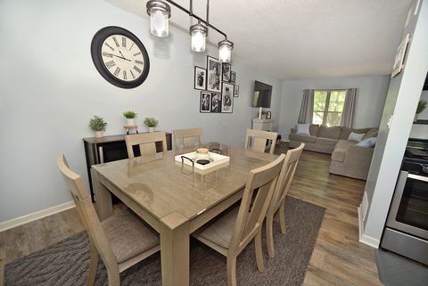 Tiny photo for 1403 Dakota Drive, Ottawa, IL 61350 (MLS # 12449366)