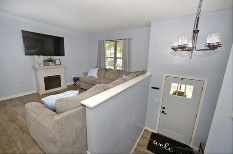 Tiny photo for 1403 Dakota Drive, Ottawa, IL 61350 (MLS # 12449366)