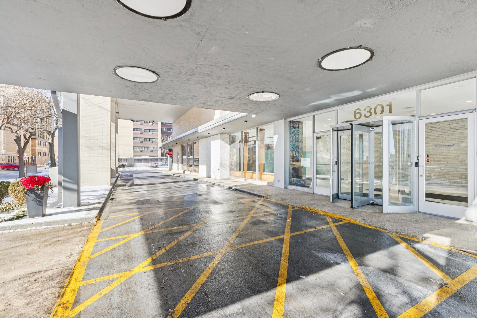 6301 N Sheridan Road 14M