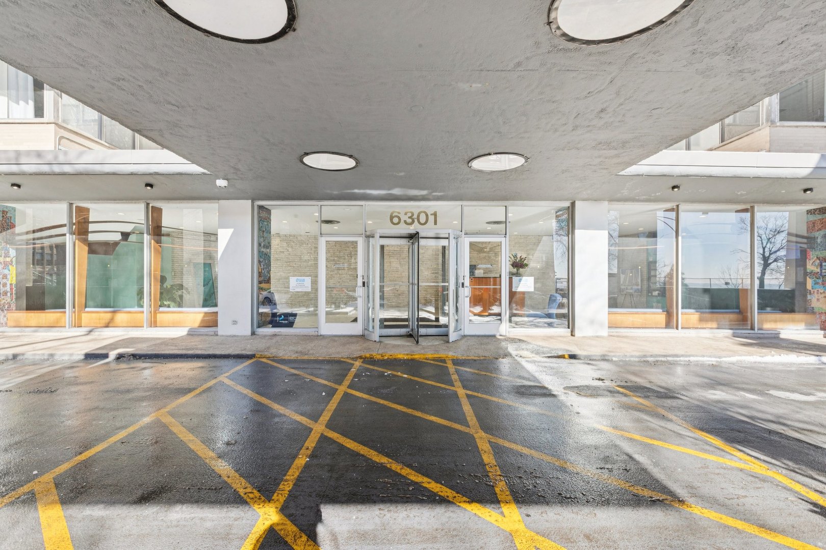 6301 N Sheridan Road 14M