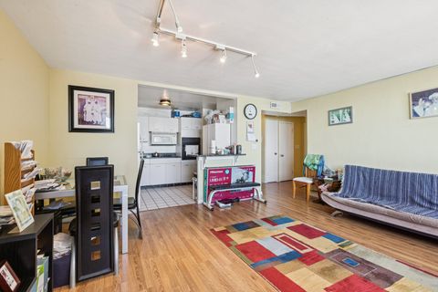 Tiny photo for 6301 N Sheridan Road #14M, Chicago, IL 60660 (MLS # 12556013)