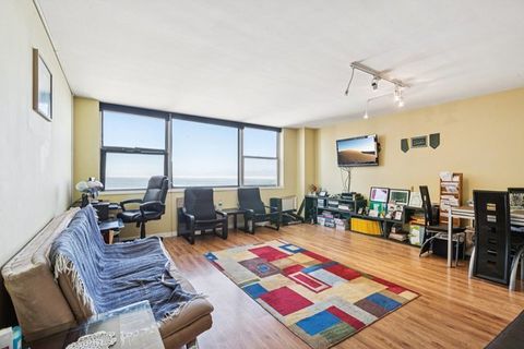 Tiny photo for 6301 N Sheridan Road #14M, Chicago, IL 60660 (MLS # 12556013)