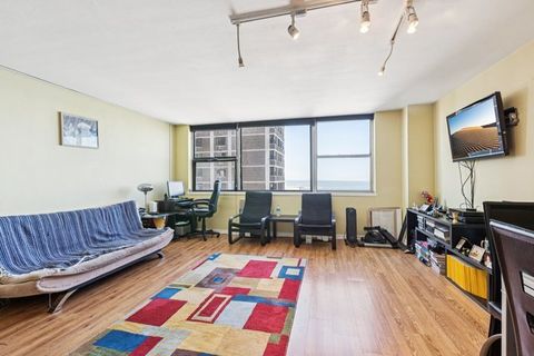 Tiny photo for 6301 N Sheridan Road #14M, Chicago, IL 60660 (MLS # 12556013)