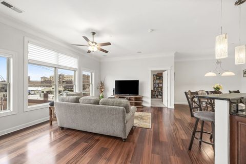 Tiny photo for 4929 FOREST Avenue #2E, Downers Grove, IL 60515 (MLS # 12518379)