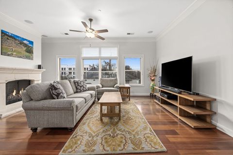 Tiny photo for 4929 FOREST Avenue #2E, Downers Grove, IL 60515 (MLS # 12518379)