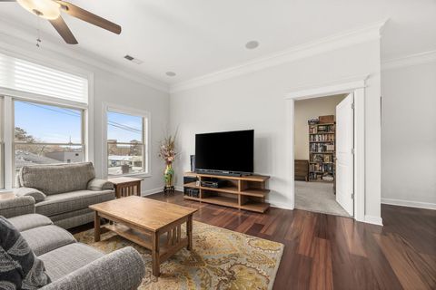 Tiny photo for 4929 FOREST Avenue #2E, Downers Grove, IL 60515 (MLS # 12518379)