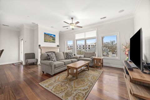 Tiny photo for 4929 FOREST Avenue #2E, Downers Grove, IL 60515 (MLS # 12518379)