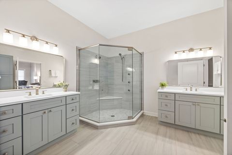 Tiny photo for 4929 FOREST Avenue #2E, Downers Grove, IL 60515 (MLS # 12518379)