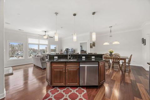 Tiny photo for 4929 FOREST Avenue #2E, Downers Grove, IL 60515 (MLS # 12518379)