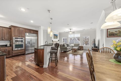 Tiny photo for 4929 FOREST Avenue #2E, Downers Grove, IL 60515 (MLS # 12518379)