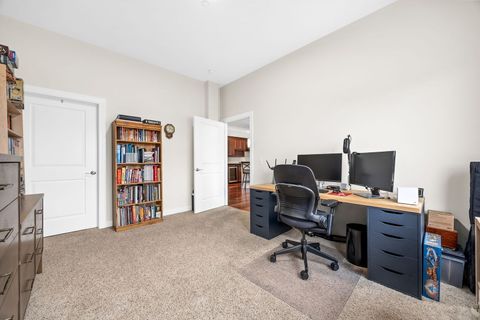 Tiny photo for 4929 FOREST Avenue #2E, Downers Grove, IL 60515 (MLS # 12518379)