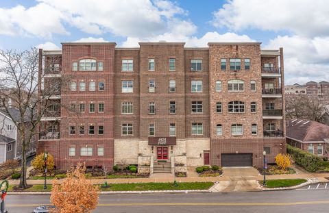 Tiny photo for 4929 FOREST Avenue #2E, Downers Grove, IL 60515 (MLS # 12518379)