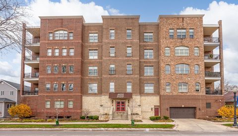 Photo of 4929 FOREST Avenue #2E, Downers Grove, IL 60515 (MLS # 12518379)
