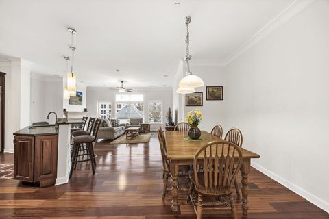 Tiny photo for 4929 FOREST Avenue #2E, Downers Grove, IL 60515 (MLS # 12518379)