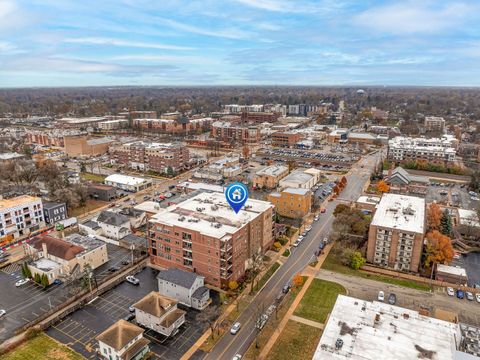 Tiny photo for 4929 FOREST Avenue #2E, Downers Grove, IL 60515 (MLS # 12518379)